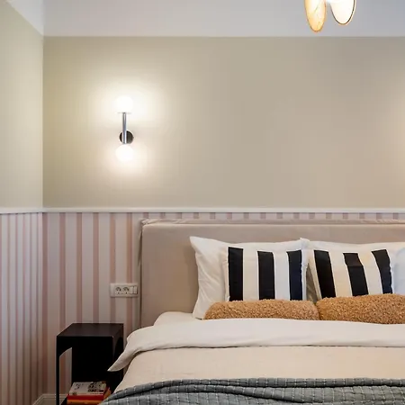 Muse Old Town Apartment *